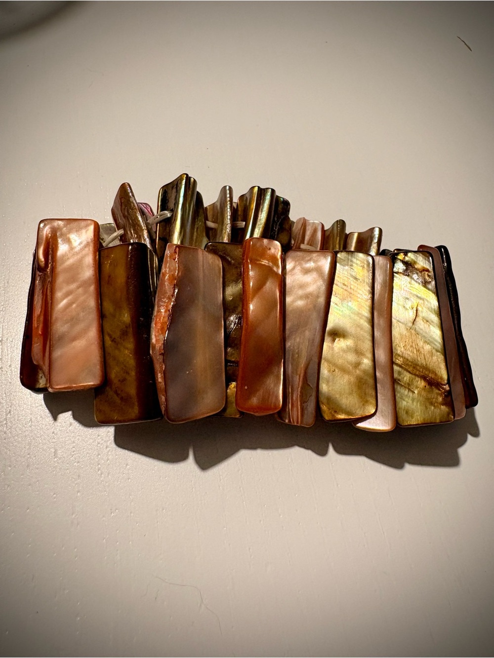 Natural Dyed Shell Stretch Bracelet - Peach & Olive Tones - Vintage - Picture 2 of 3